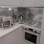 3 Or 4 Bedroom Apartment Perfect Location!