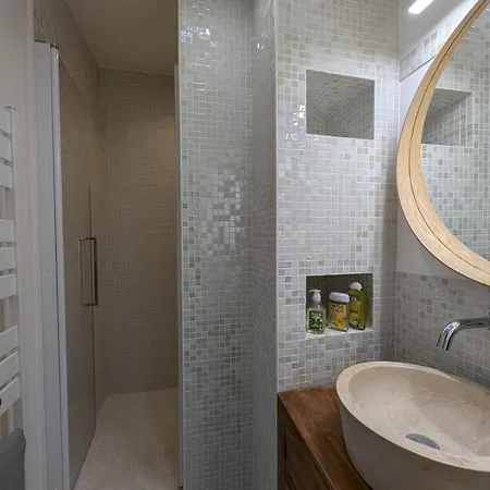3 Or 4 Bedroom Perfect Location! Paris