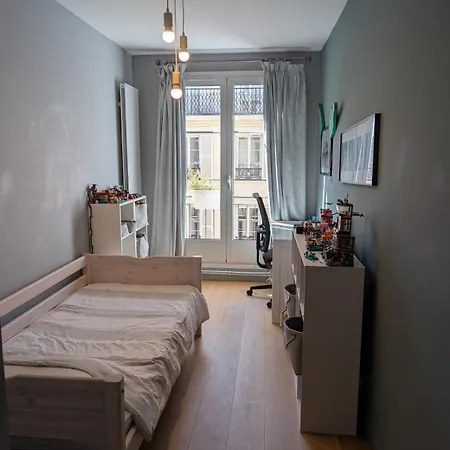 Apartment 3 Or 4 Bedroom Perfect Location! Paris