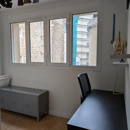 Apartment 3 Or 4 Bedroom Perfect Location! Paris